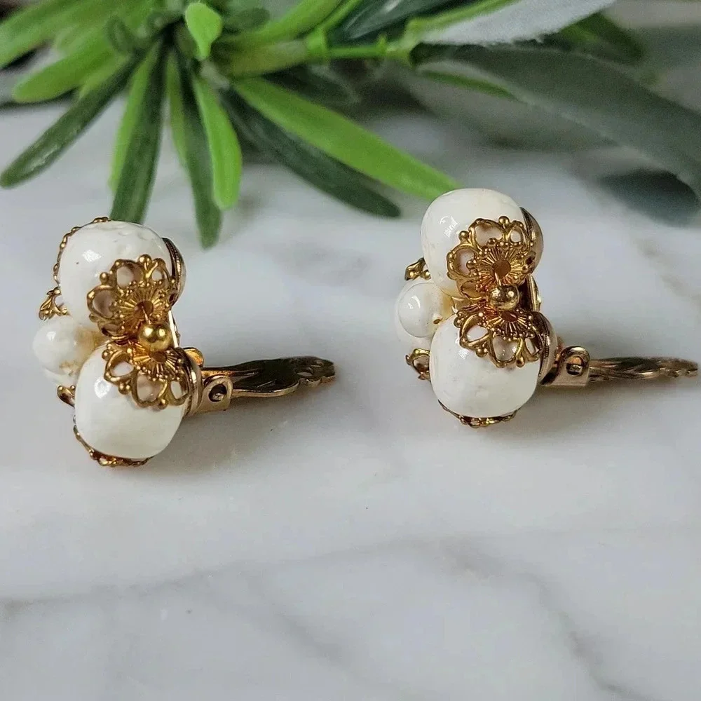 Vintage Clip On Earrings Bead Filligree End Caps Cream Gold-tone Estate …